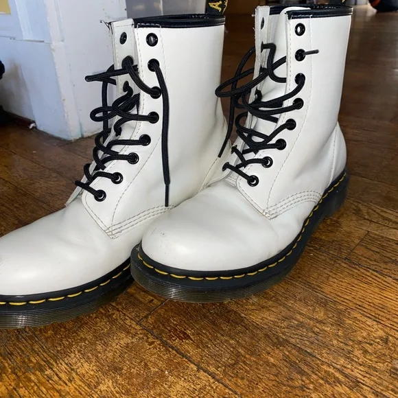 Dr martens 42 clearance white